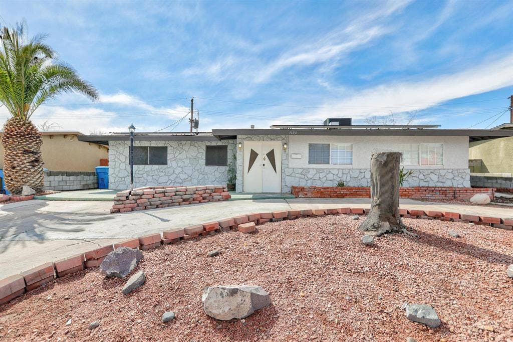 4 BR in Las Vegas