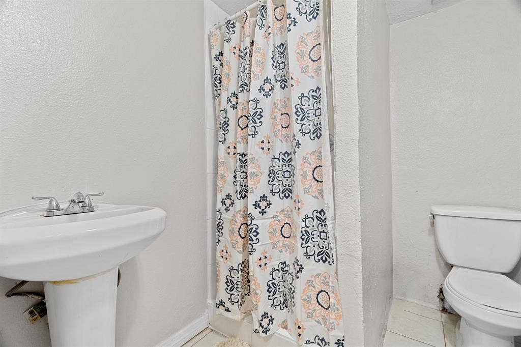 8 BR in Clearwater