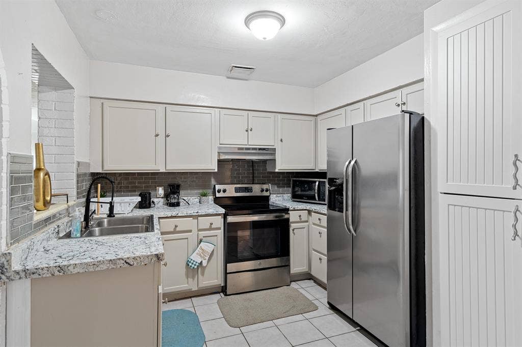 8 BR in Clearwater