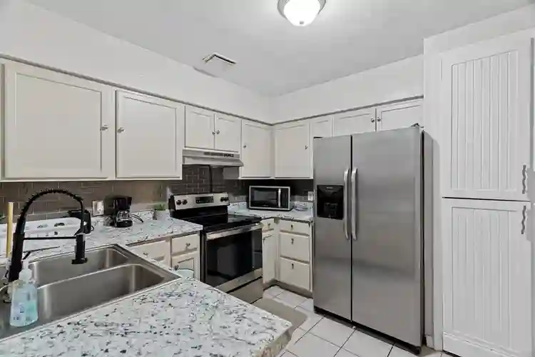 8 BR in Clearwater