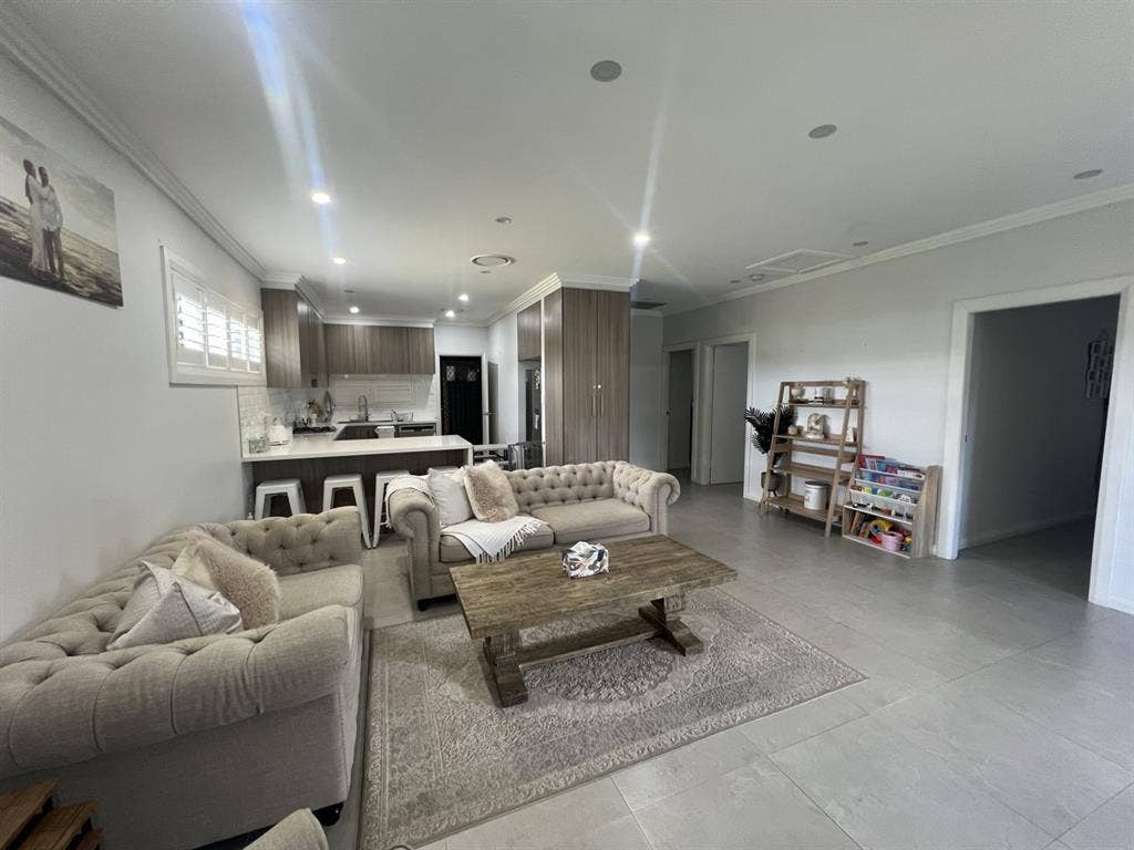 Full House for short term rent.