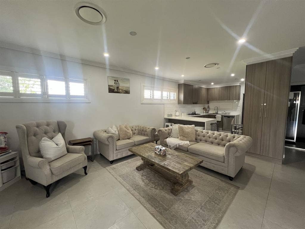 Full House for short term rent.