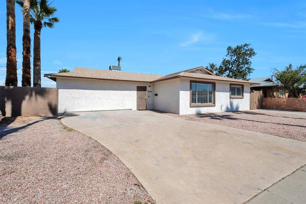 8 BR in Phoenix
