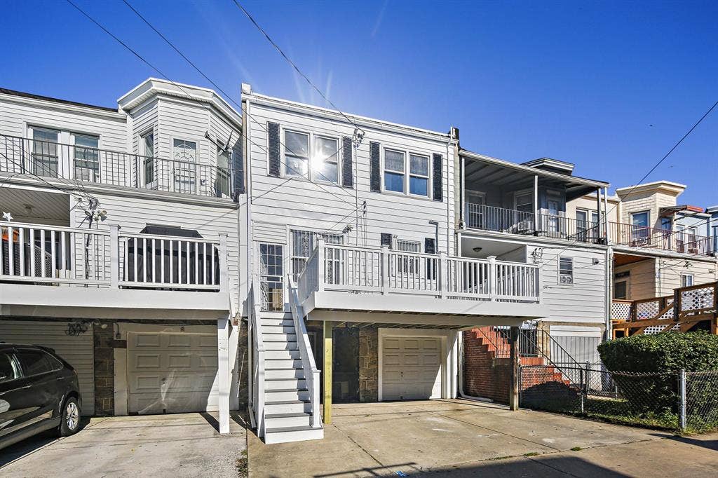 6 BR in Baltimore