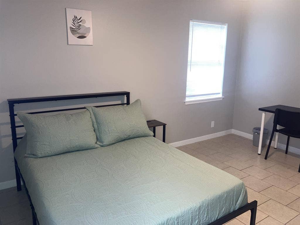 6 BR in Houston