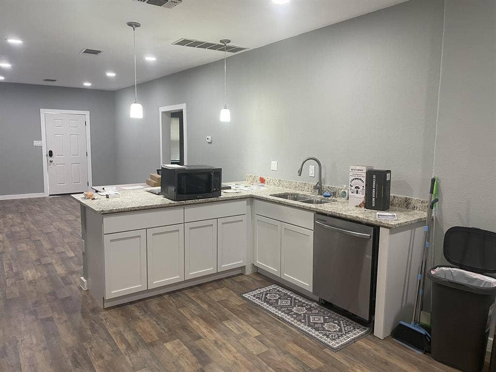 6 BR in San Antonio