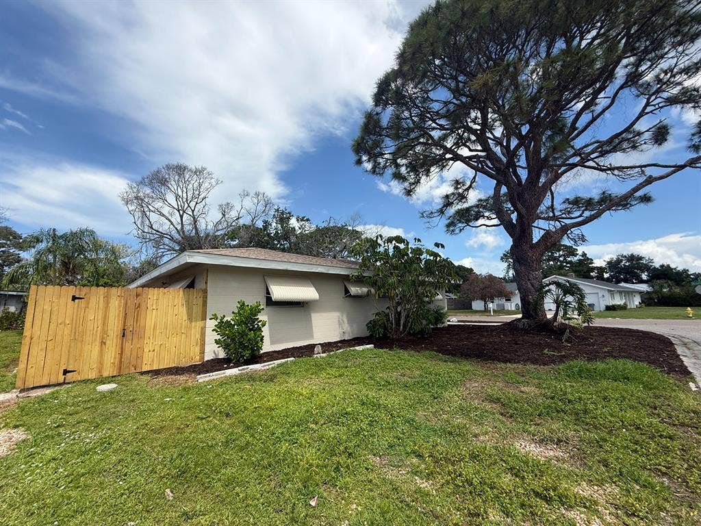 5 BR in Sarasota