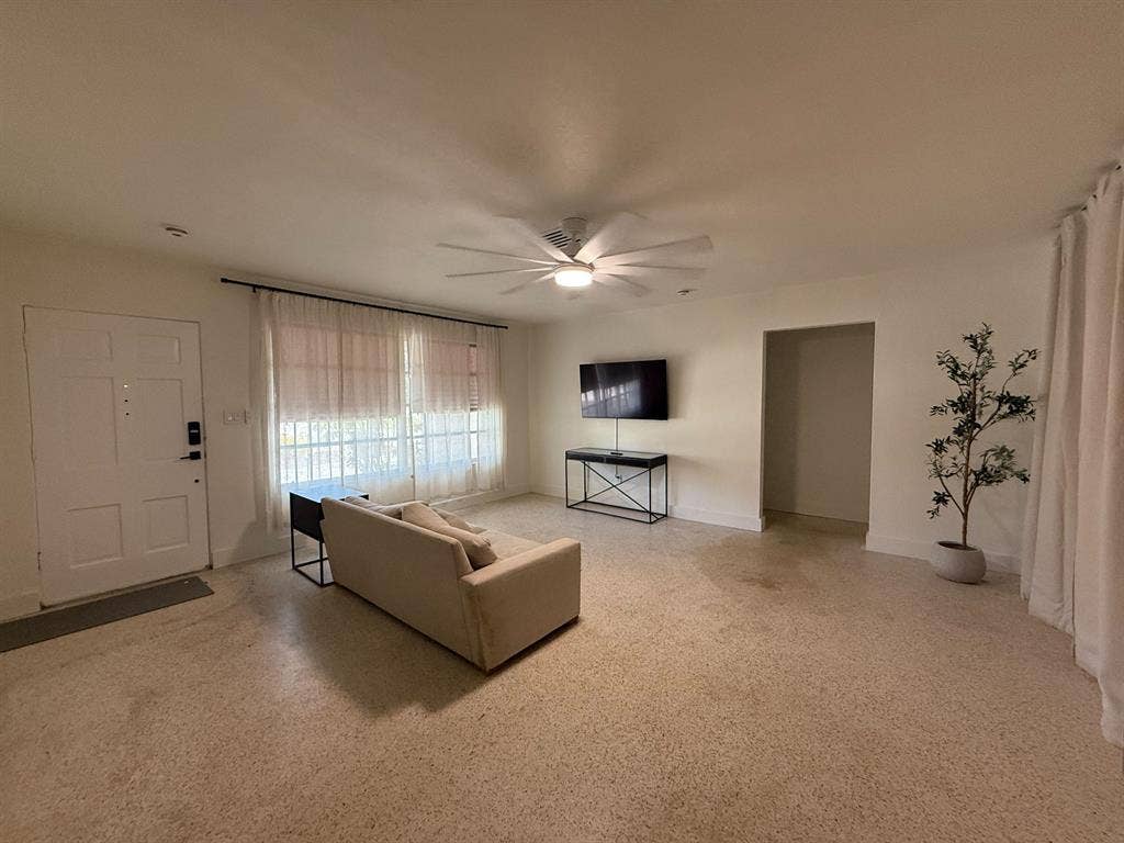 5 BR in Sarasota