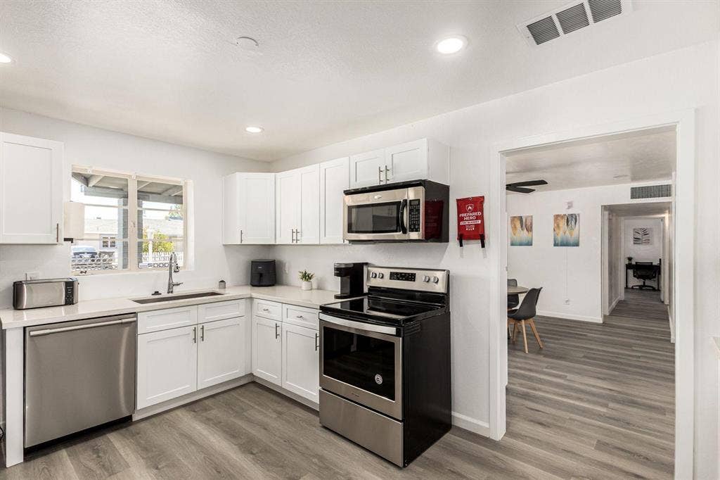 8 BR in Phoenix