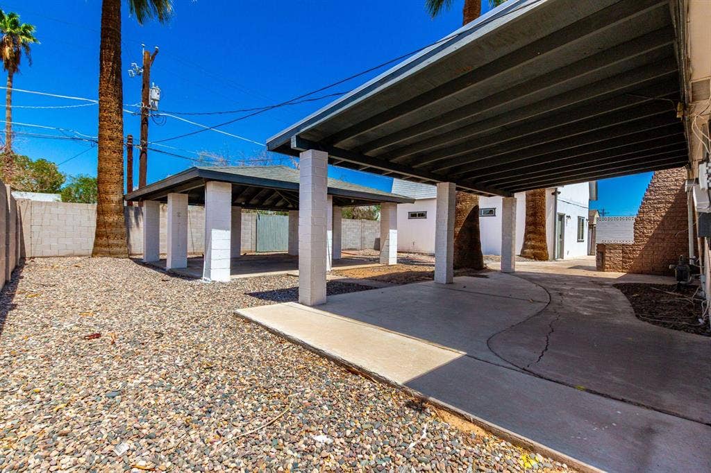 8 BR in Phoenix