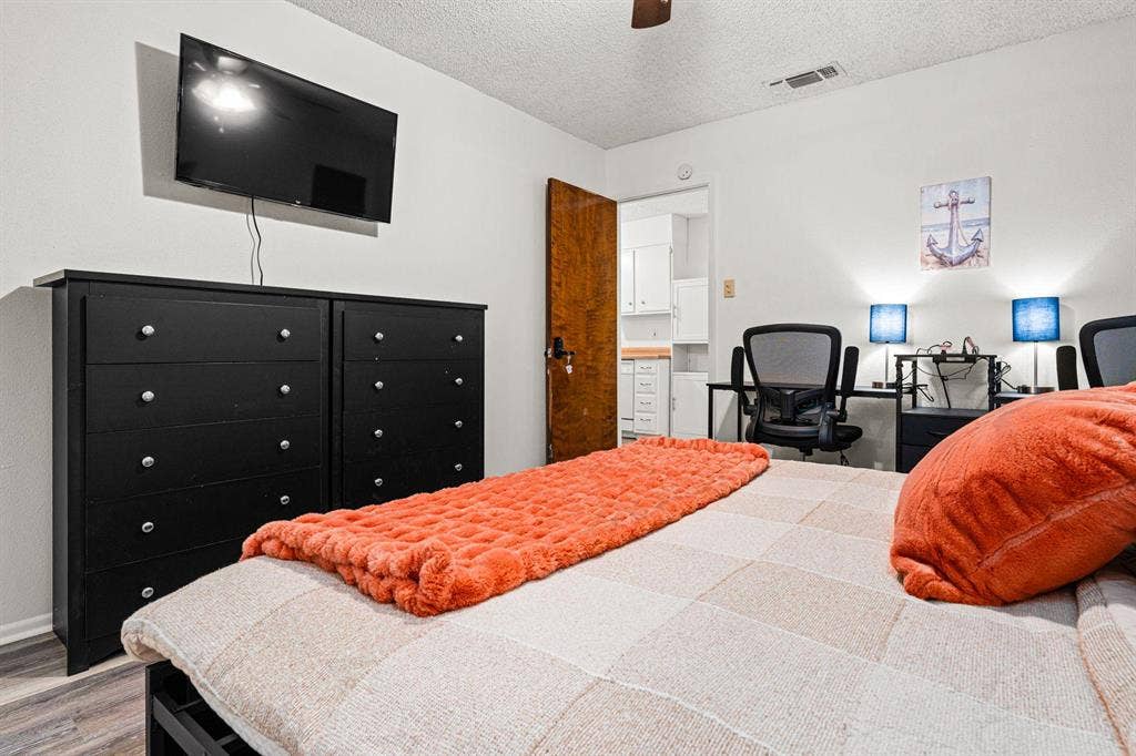 5 BR in Live Oak