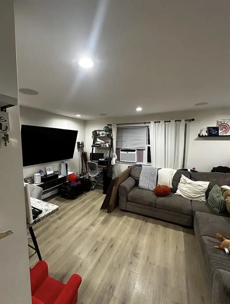 SPACIOUS ONE-BEDROOM FOR RENT