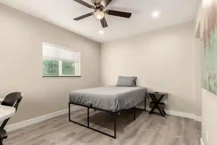 8 BR in Mesa