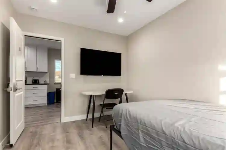 8 BR in Mesa
