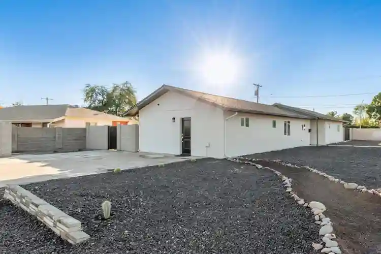 8 BR in Mesa