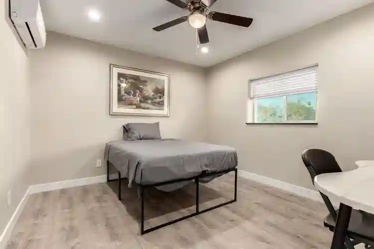 8 BR in Mesa