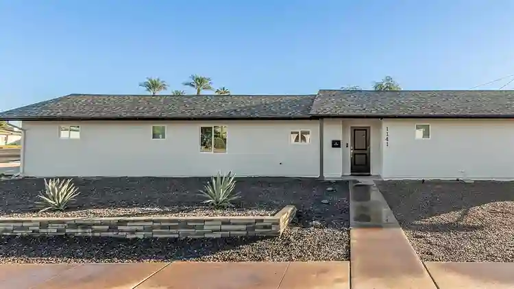 8 BR in Mesa