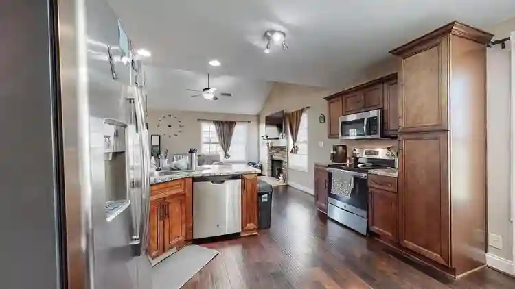 4 BR in Clarksville