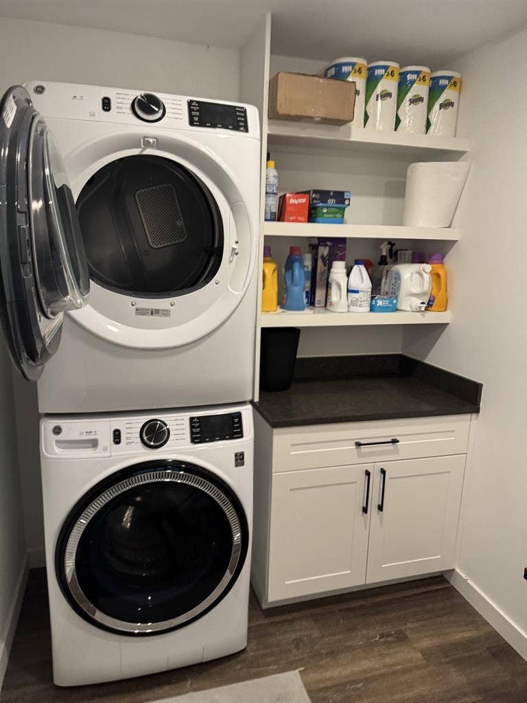 Private room, private bath garage