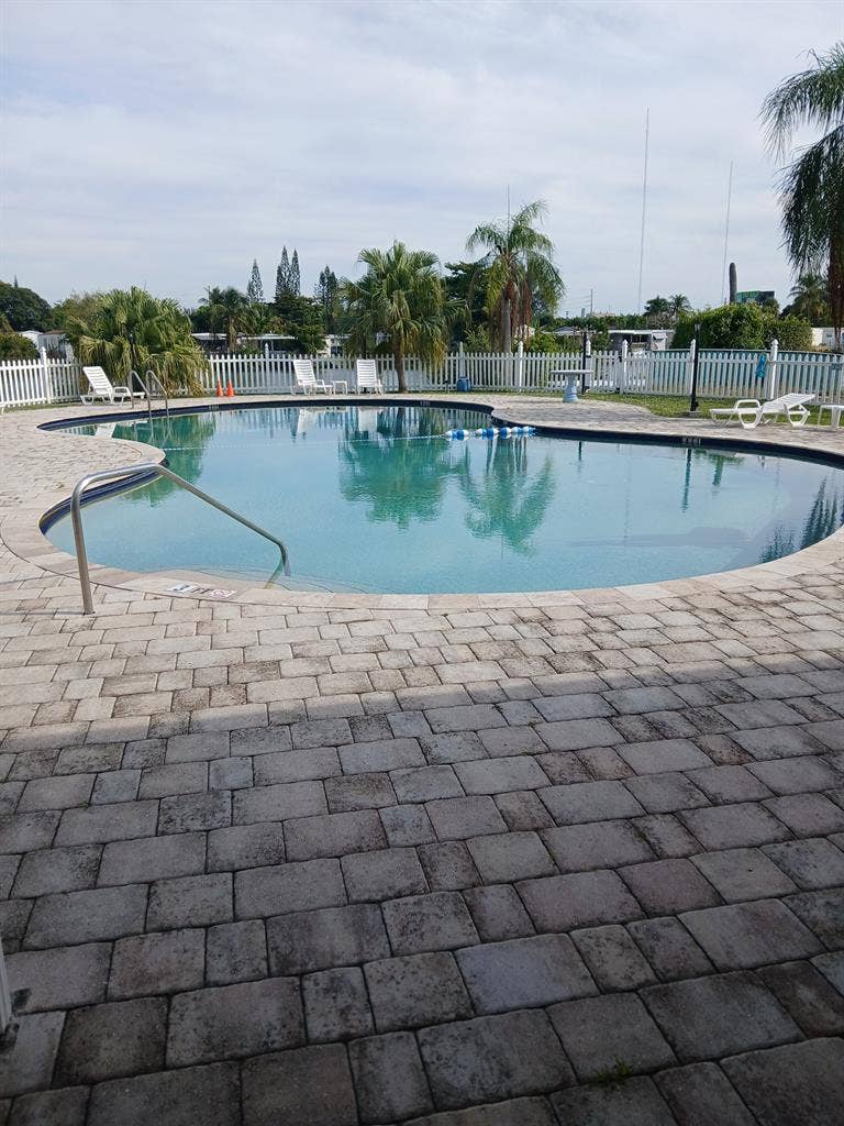 Private Room & Bath No Deposit