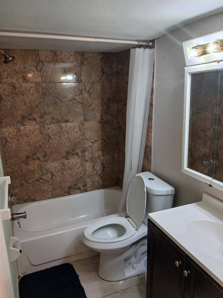 Private Room & Bath No Deposit