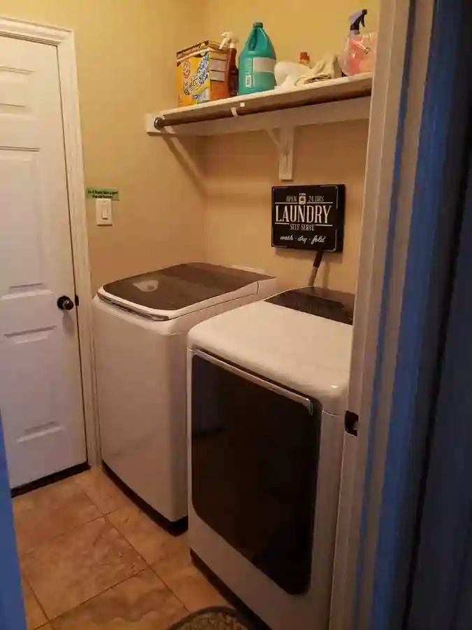 Furnished/Private Bath/UTILI INCLUD