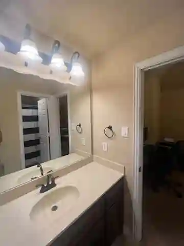 Furnished/Private Bath/UTILI INCLUD