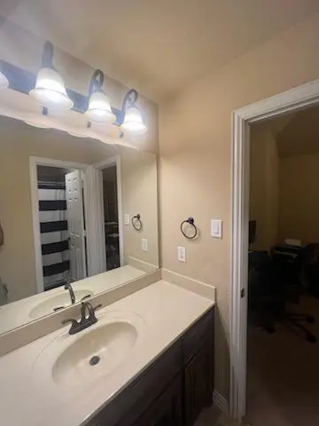 Furnished/Private Bath/UTILI INCLUD