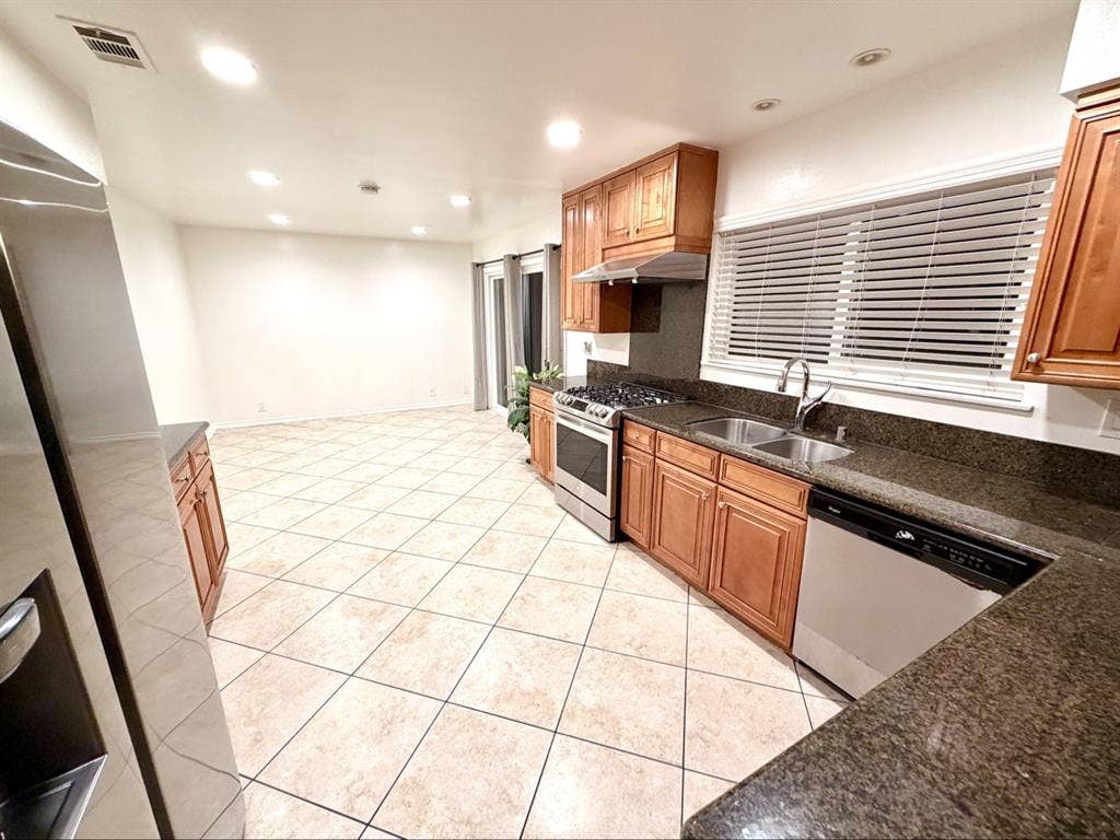 Irvine private primary ensuite