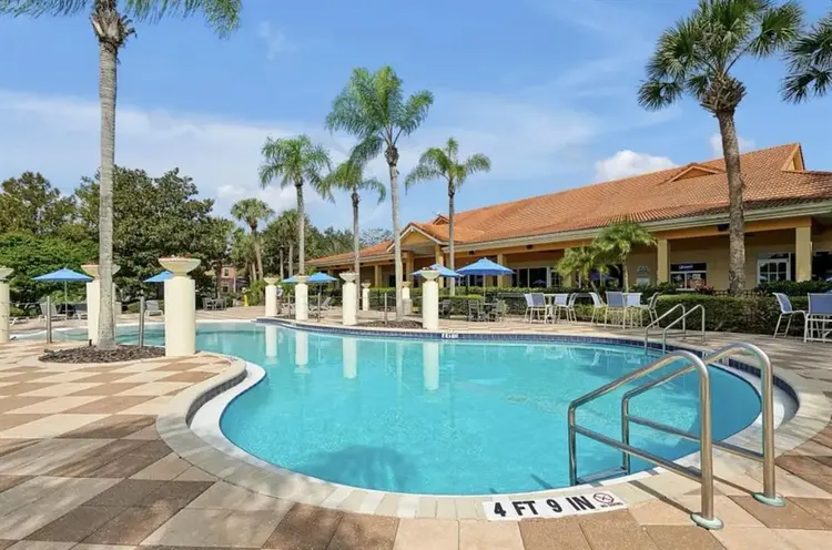 Room for rent in a town house