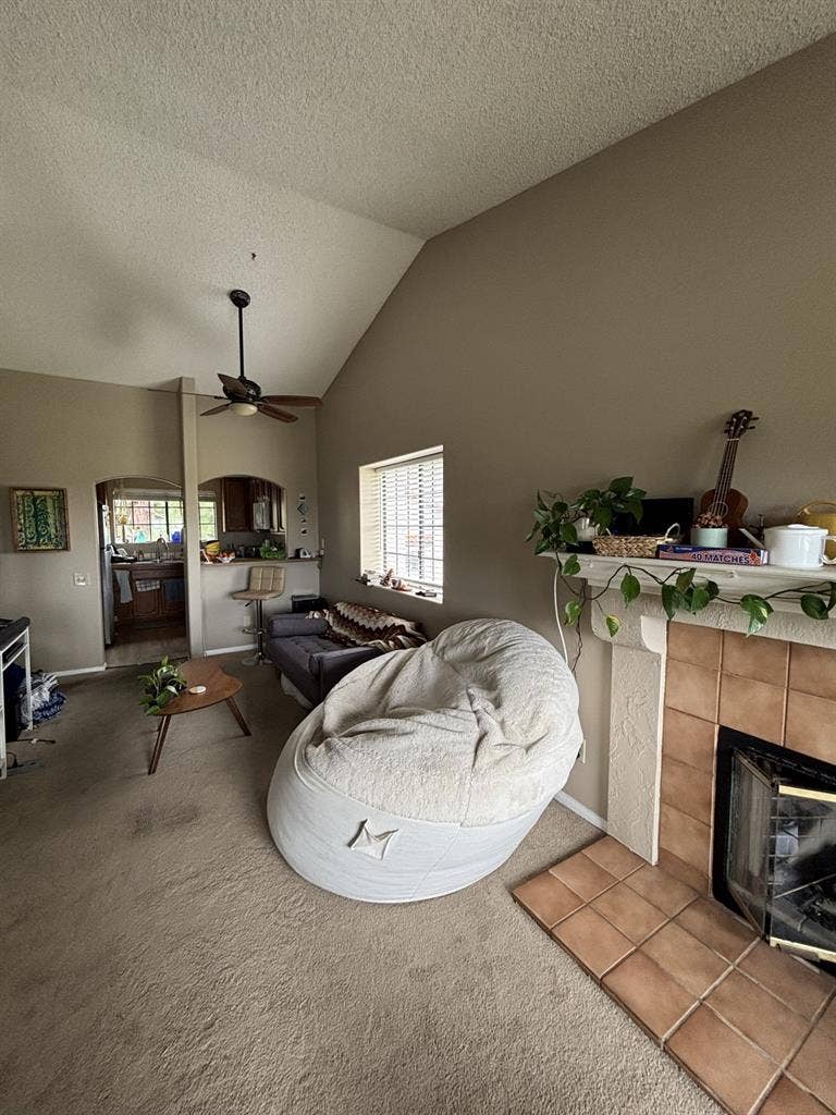 Looking for female roommate