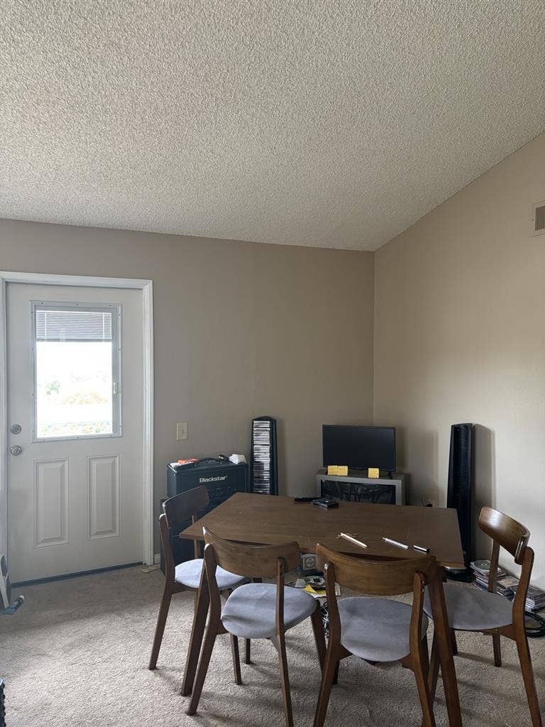 Looking for female roommate