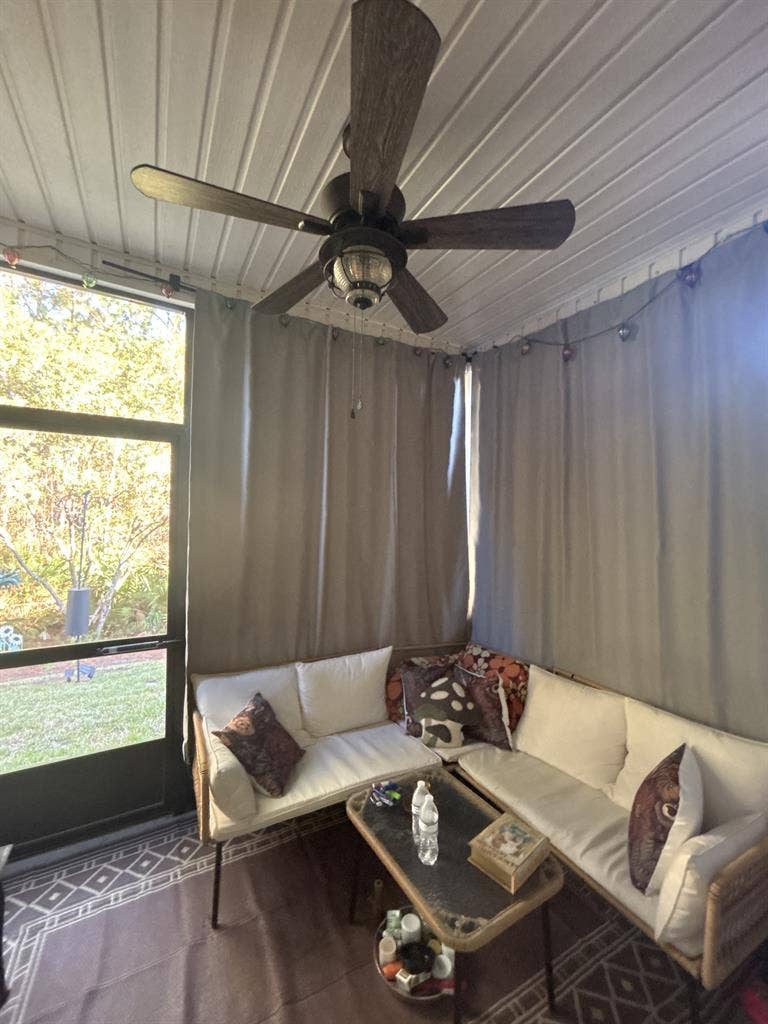 ROOM AVAILABLE FOR MOVE ASAP