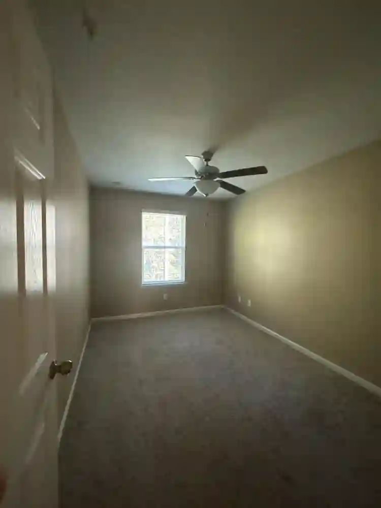 ROOM AVAILABLE FOR MOVE ASAP