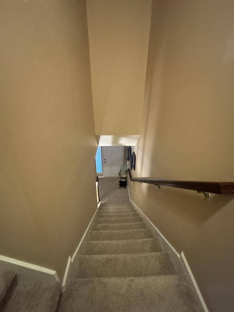 ROOM AVAILABLE FOR MOVE ASAP