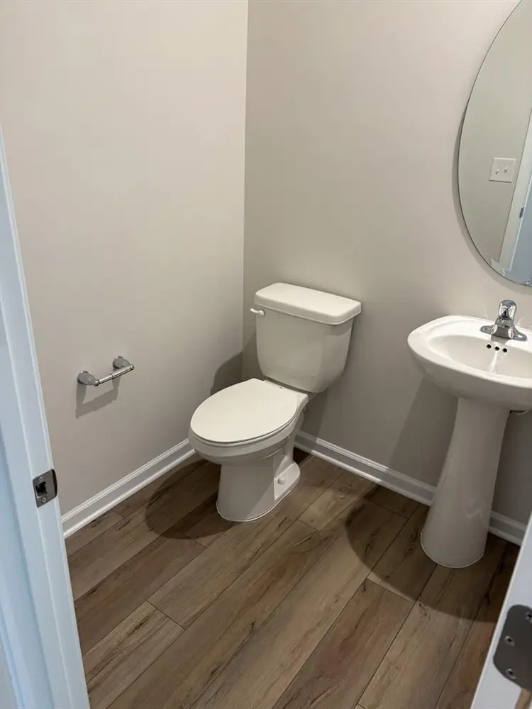 2 ROOMS WITH SHARED BATH AVAILABLE