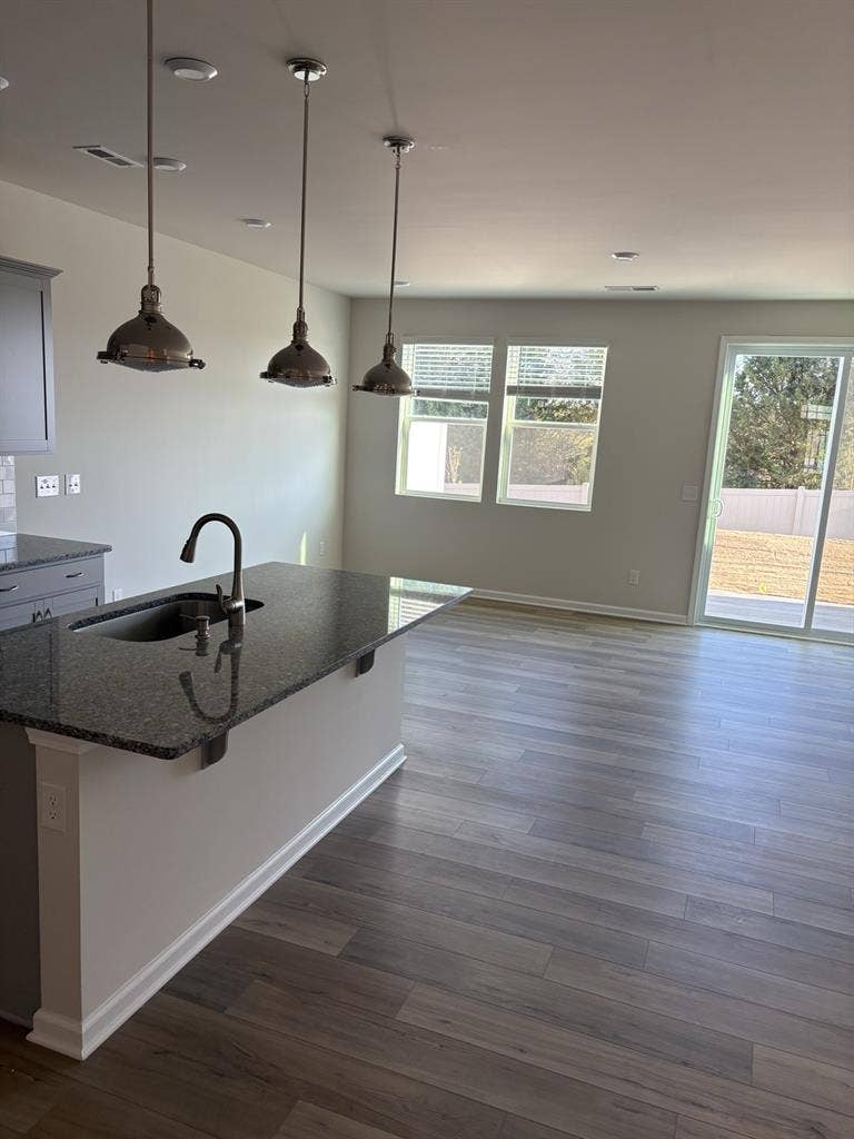 2 ROOMS WITH SHARED BATH AVAILABLE