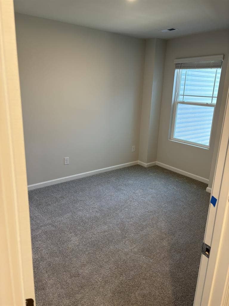 2 ROOMS WITH SHARED BATH AVAILABLE