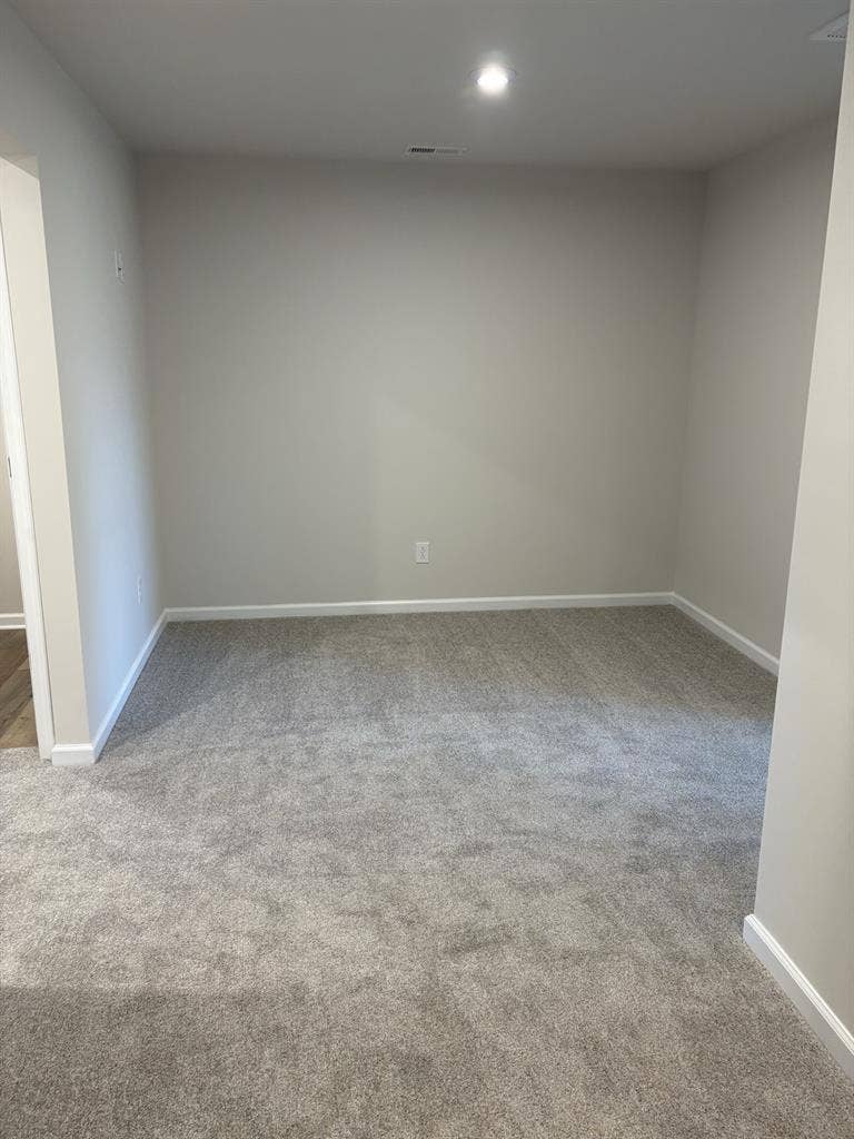 2 ROOMS WITH SHARED BATH AVAILABLE