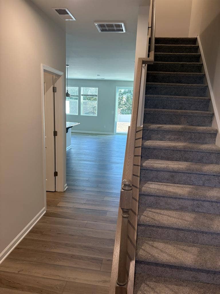 2 ROOMS WITH SHARED BATH AVAILABLE