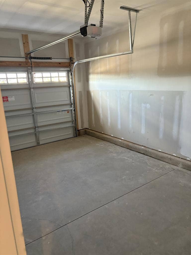 2 ROOMS WITH SHARED BATH AVAILABLE