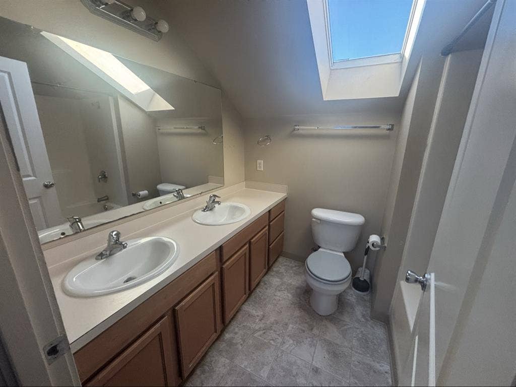 Master bedroom open for next lease