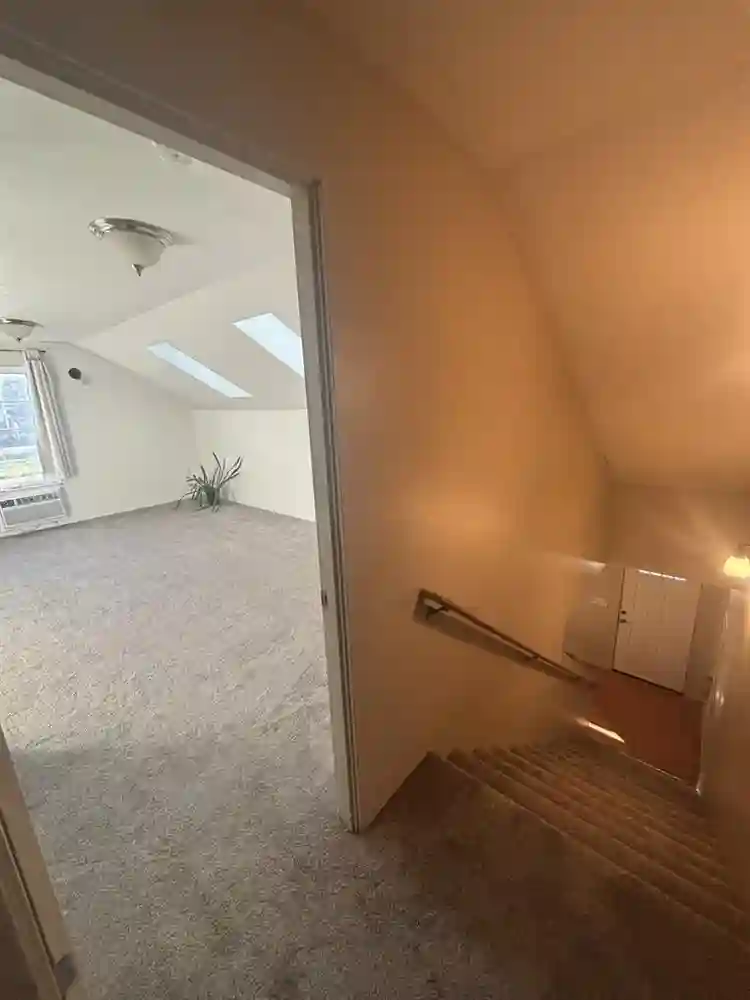 Master bedroom open for next lease