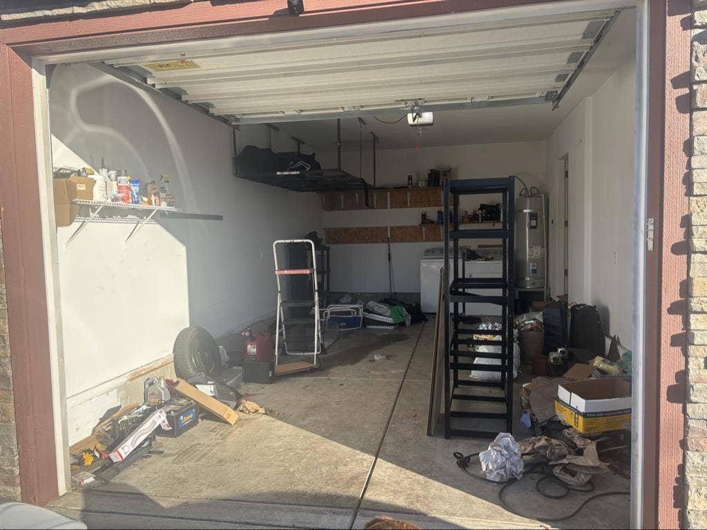 Master bedroom open for next lease