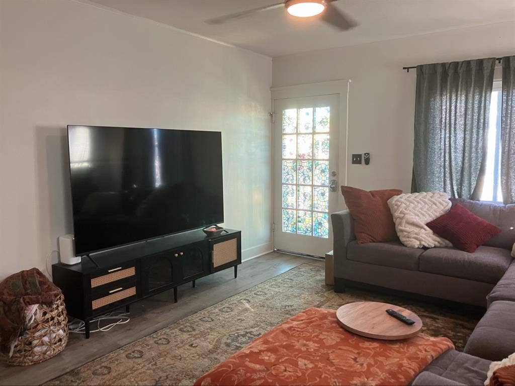 Nice room in cute South Park home!