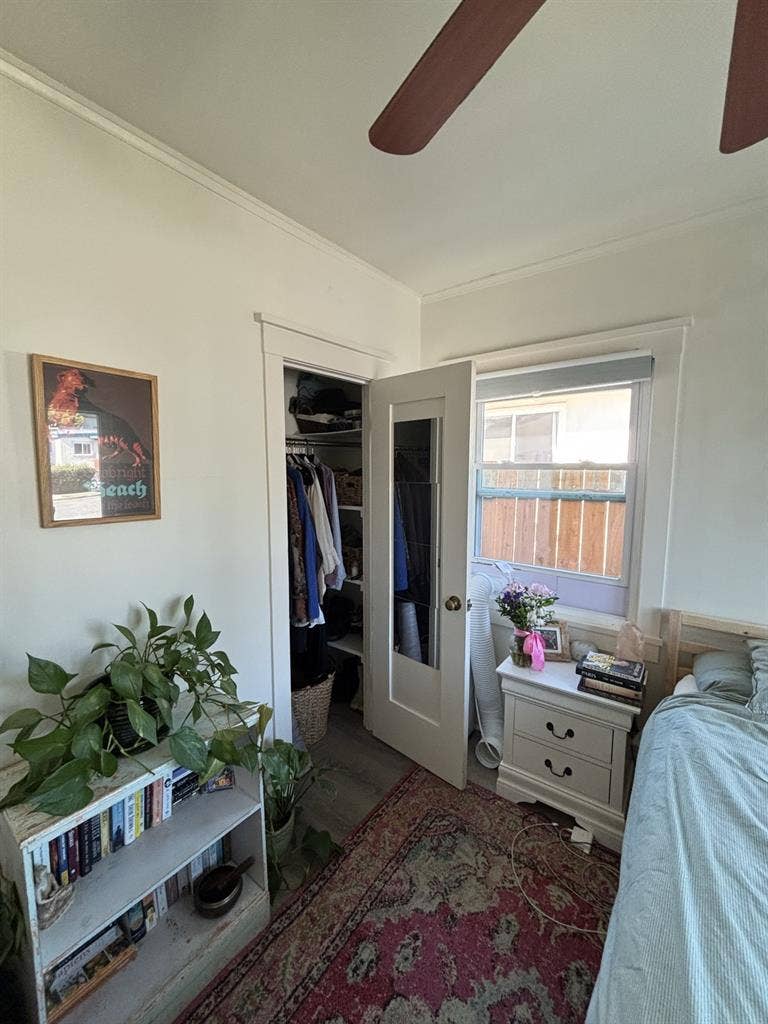 Nice room in cute South Park home!