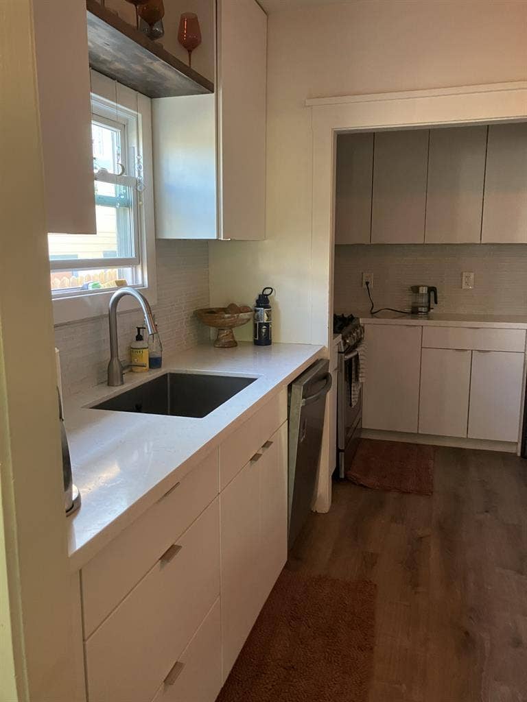 Nice room in cute South Park home!