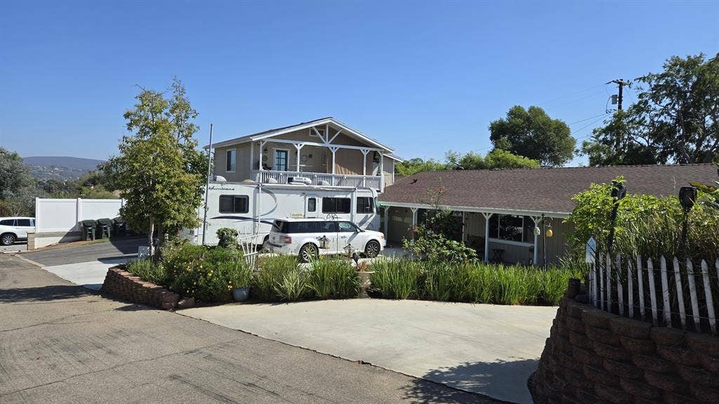 Large Furnished Room