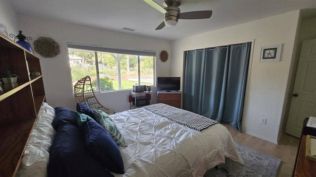 Large Furnished Room