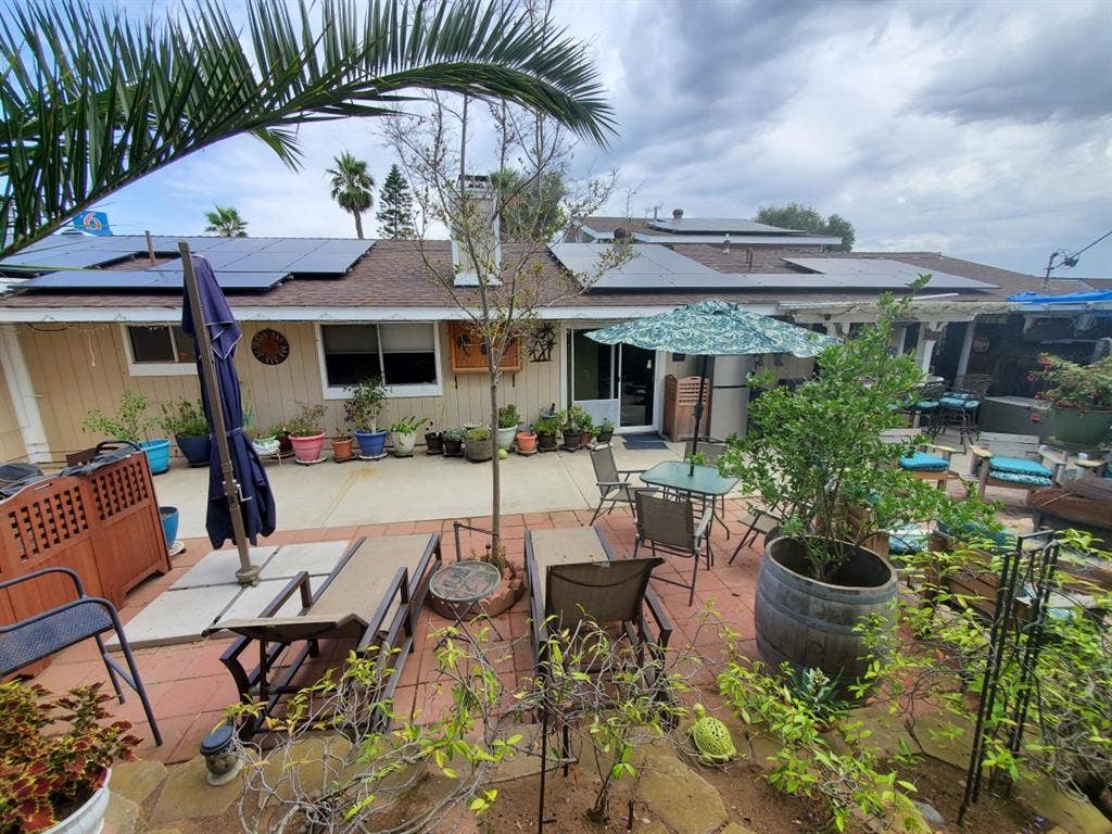 Large Furnished Room